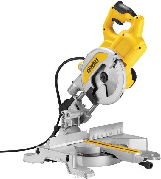 Купить Торцовочная пила  Dewalt DWS777-QS