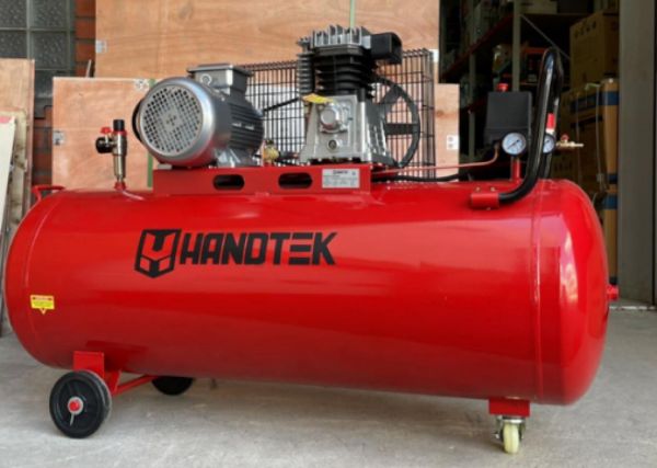 Компрессор HANDTEK AC 650/200 AB