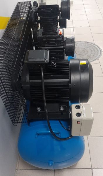 Компрессор Мakita MAC 300/3 (380В)