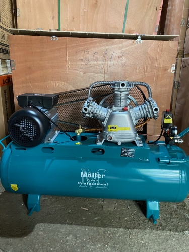 Компрессор воздушный ременной Moller AC720/120
