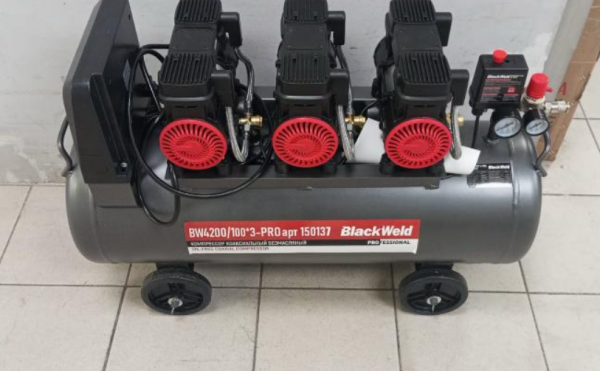 Компрессор безмасляный BlackWeld BW4200/100 3-PRO